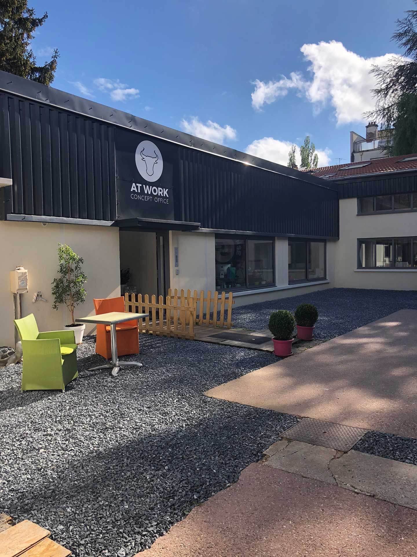 At Work Concept Office - Photo 2