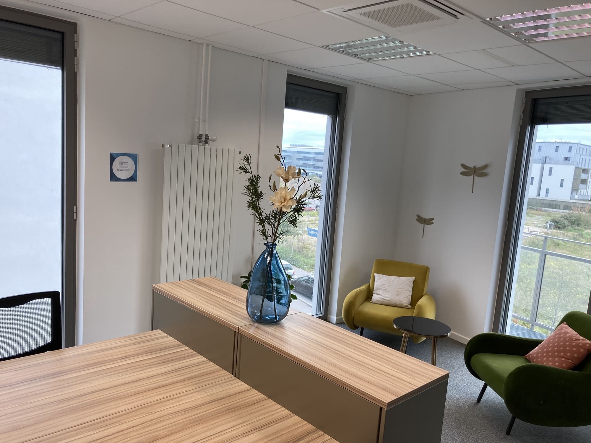 B'CoWorker Nancy - Photo 2