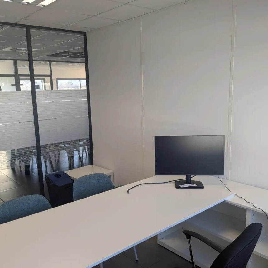 Bureau privé - Éguilles Rue Topaze - Photo 2