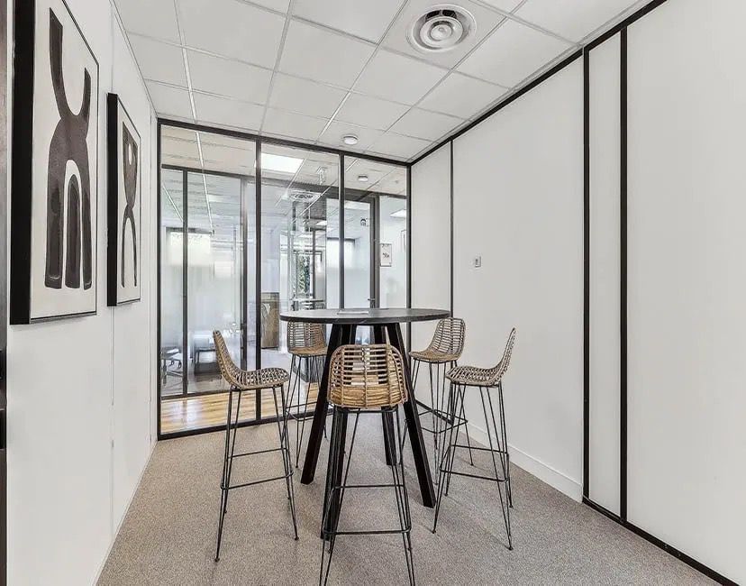 Buro Club Aix en provence Golf - Gare TGV - Photo 2