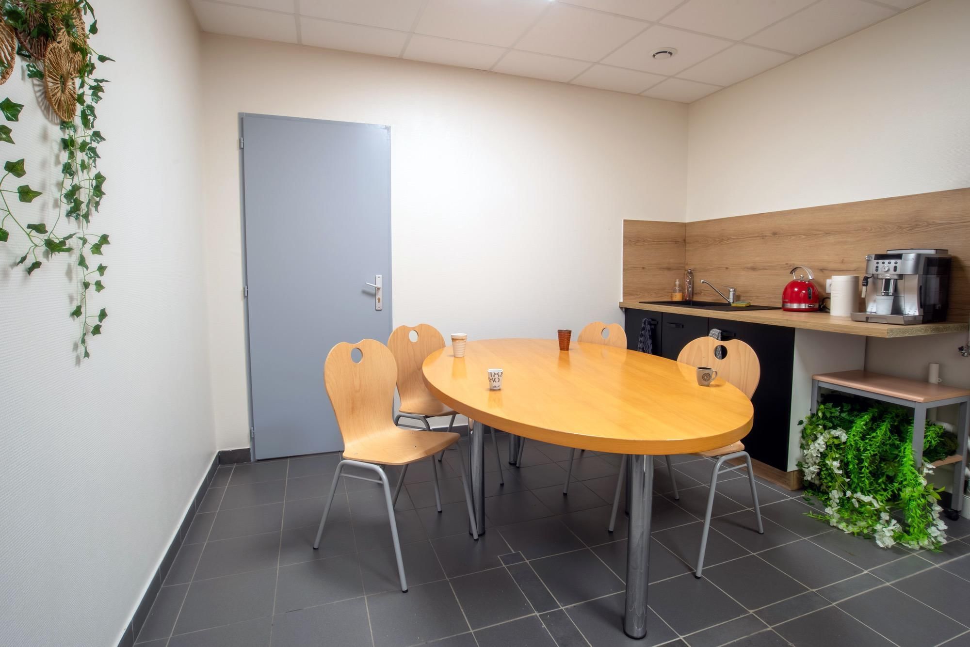 Buro Club Auxerre - Photo 2