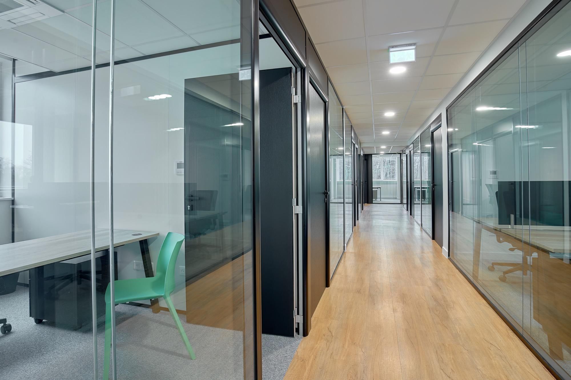 Buro Club Strasbourg Mundolsheim - Photo 2