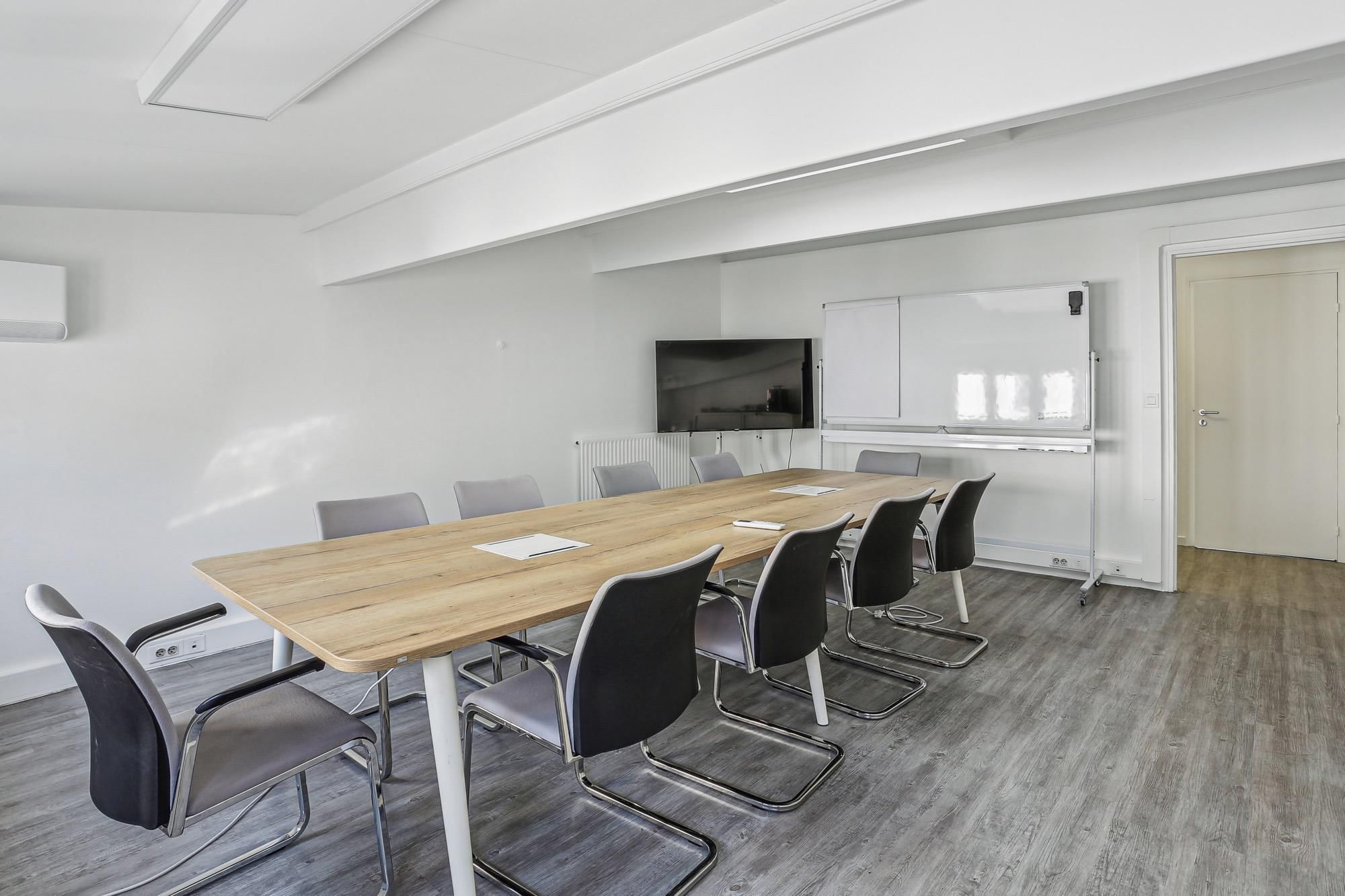 Buro Club Versailles - Photo 2