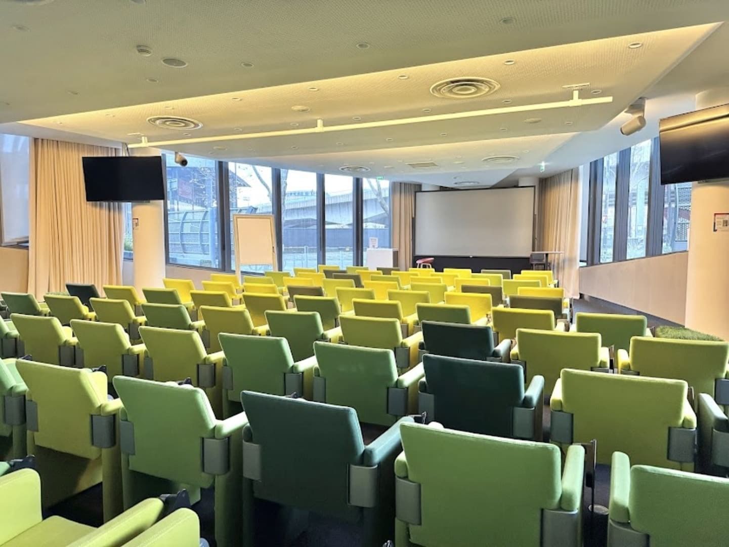 Business Center EOS - Work & Share - Photo 2