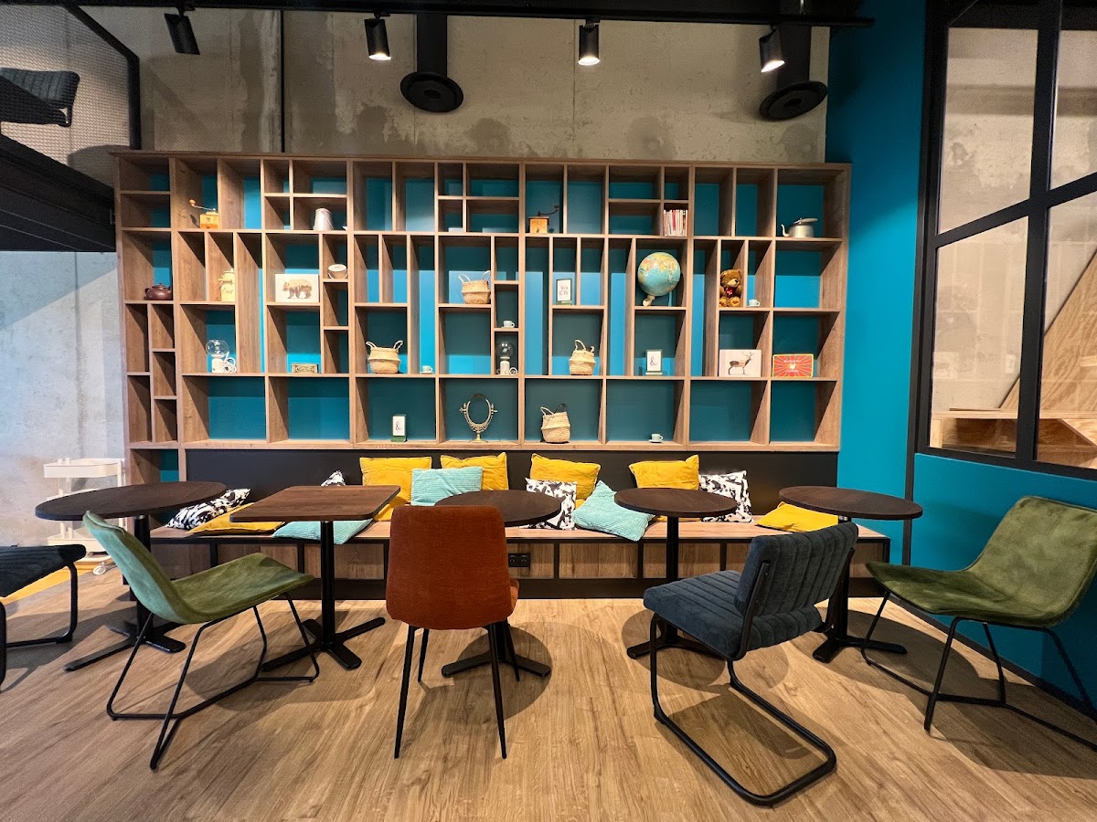 Columbus Café - Bourgoin-Jallieu, 19 place de la Folatière - Photo 3