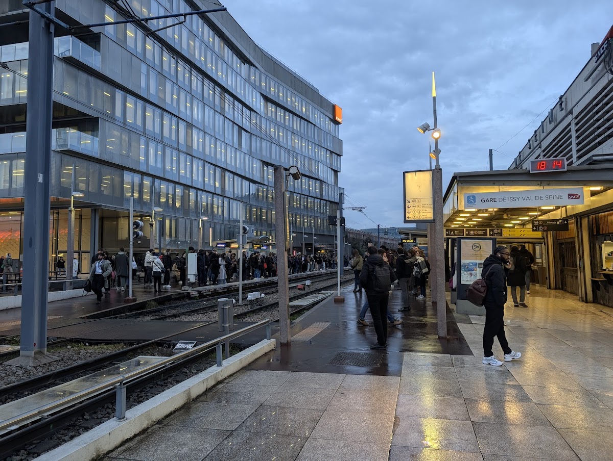 Columbus Café - Issy-les-Moulineaux, Gare RER Issy-Val-de-Seine - Photo 4