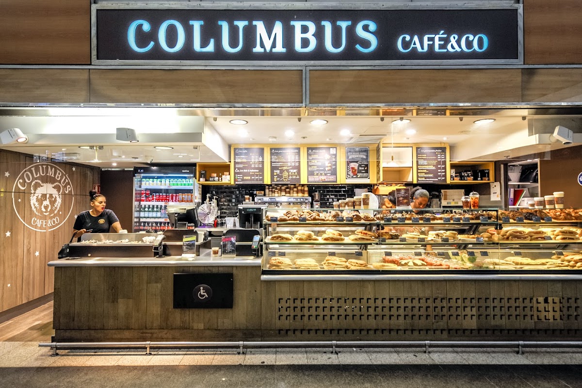 Columbus Café - Paris métro la défense, Gare RER