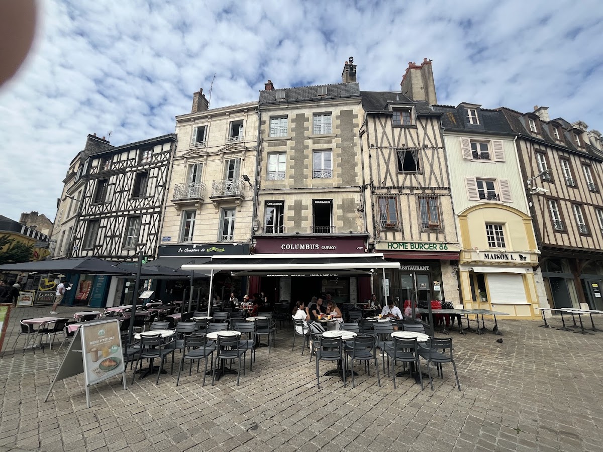 Columbus Café - Poitiers, Place Charles de Gaulle - Photo 3