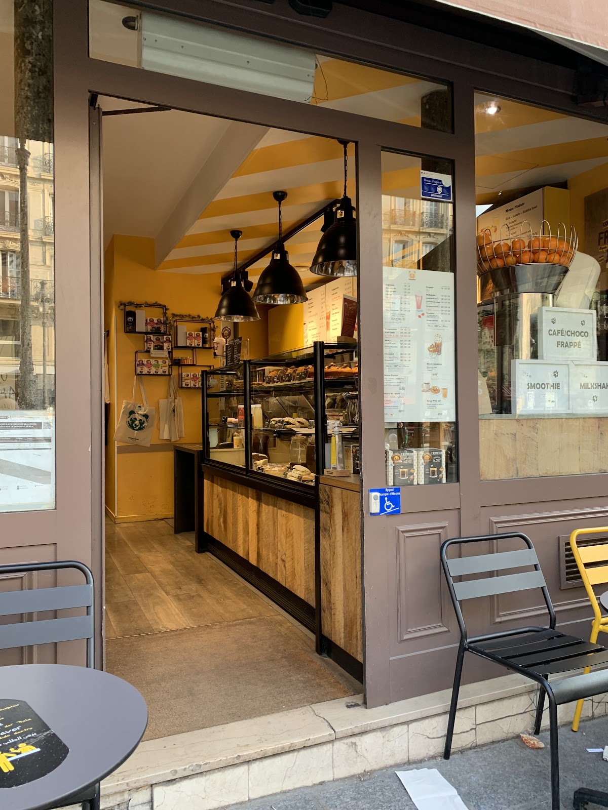 Columbus Café - Siège social et Barista School - Photo 4