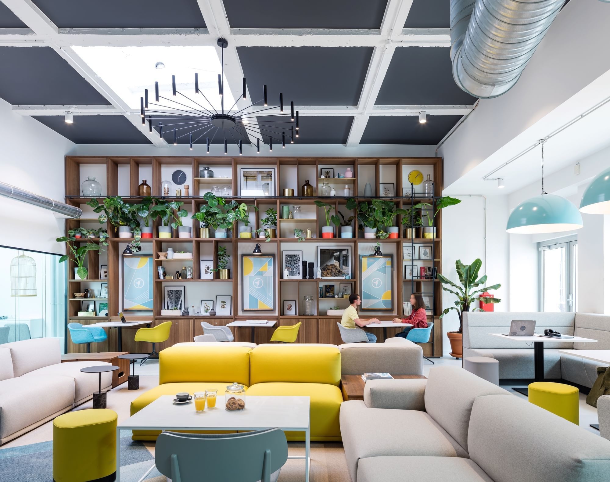 Deskopolitan Voltaire