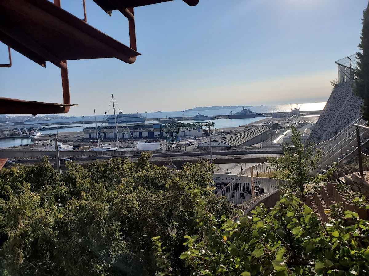 Espace indépendant - Marseille Chemin de la Madrague-Ville - Photo 4