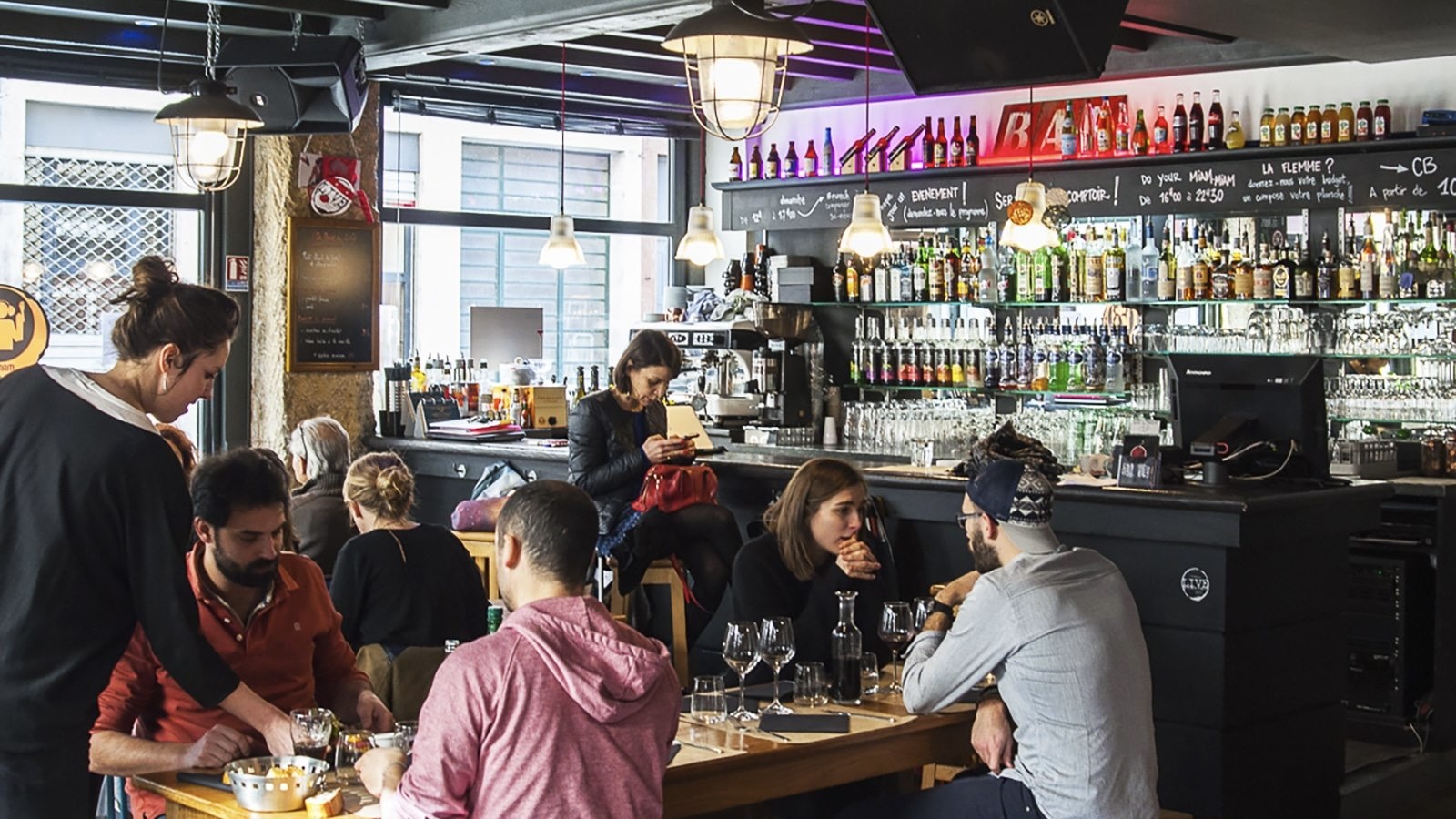 Kiwa Coffe Shop - Photo 5