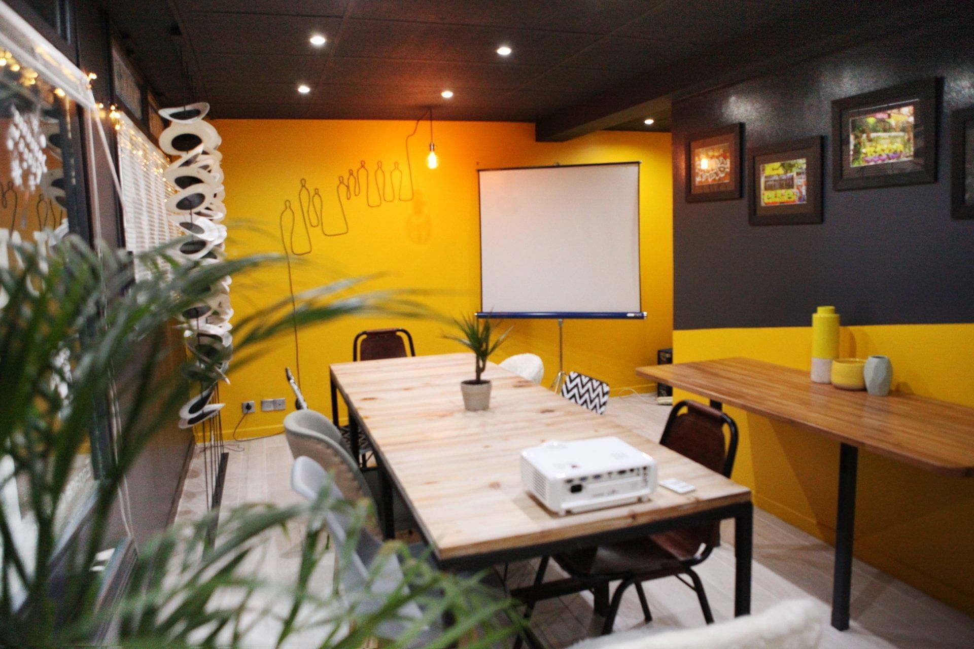 L’Usine Café & Coworking - Photo 2
