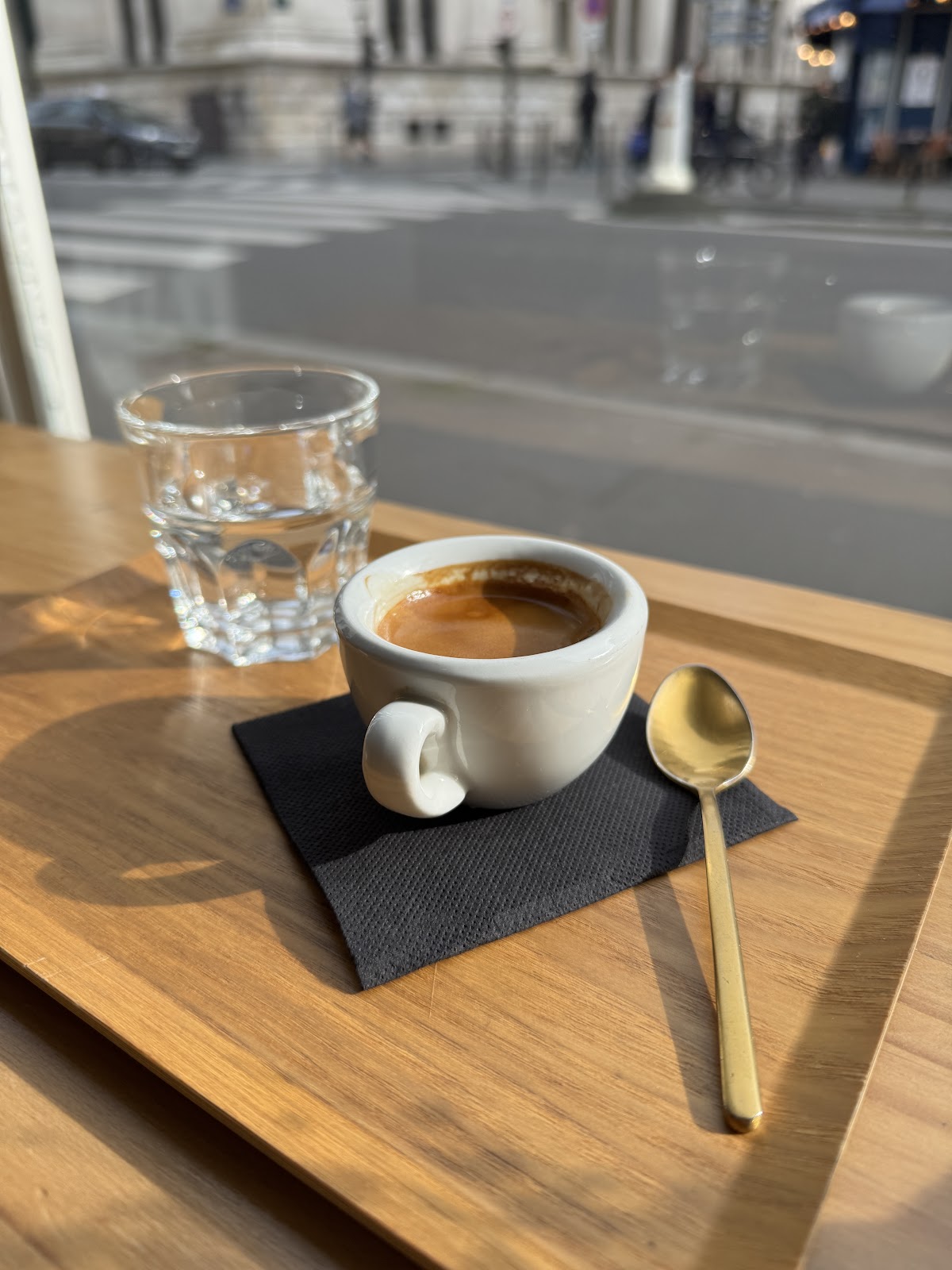 Lawasi Coffee Shop - Photo 4