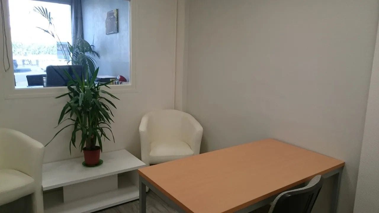 Leonard Office - Photo 3