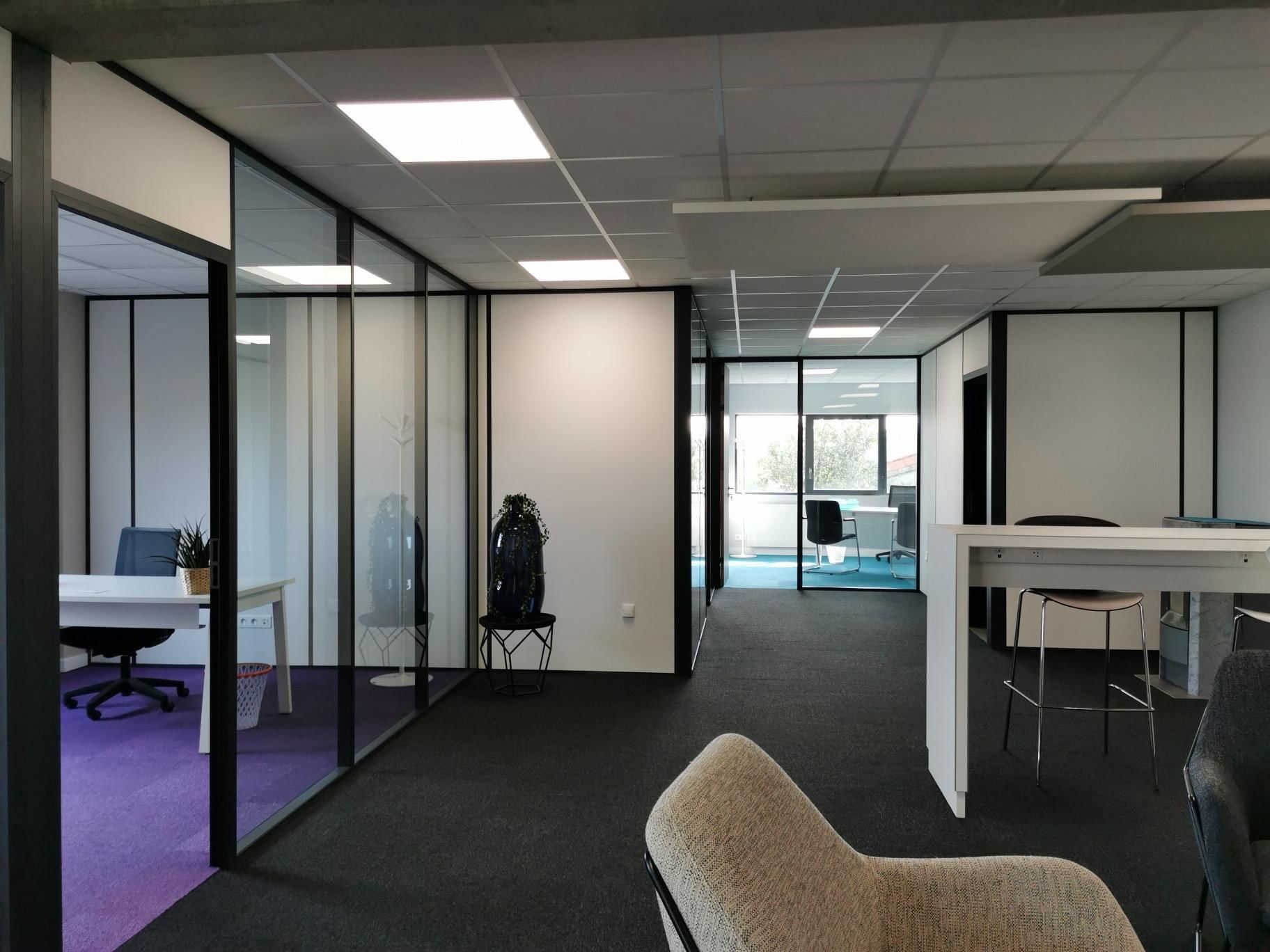 LTI CO WORKING - Photo 2