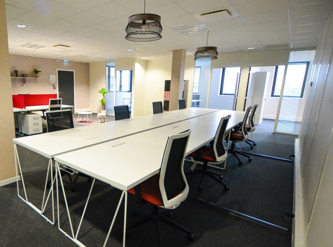 Meeting Point - Photo 2