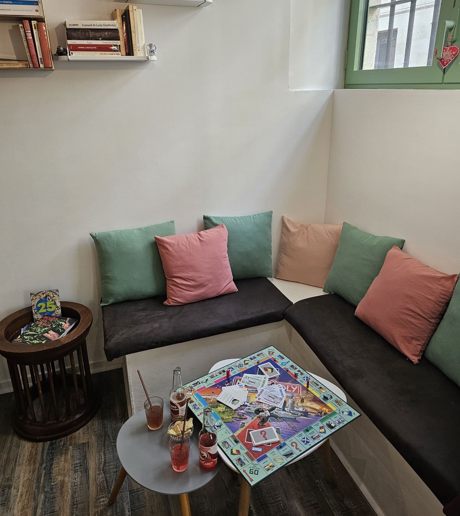 Mlle Potts & Co - Photo 2