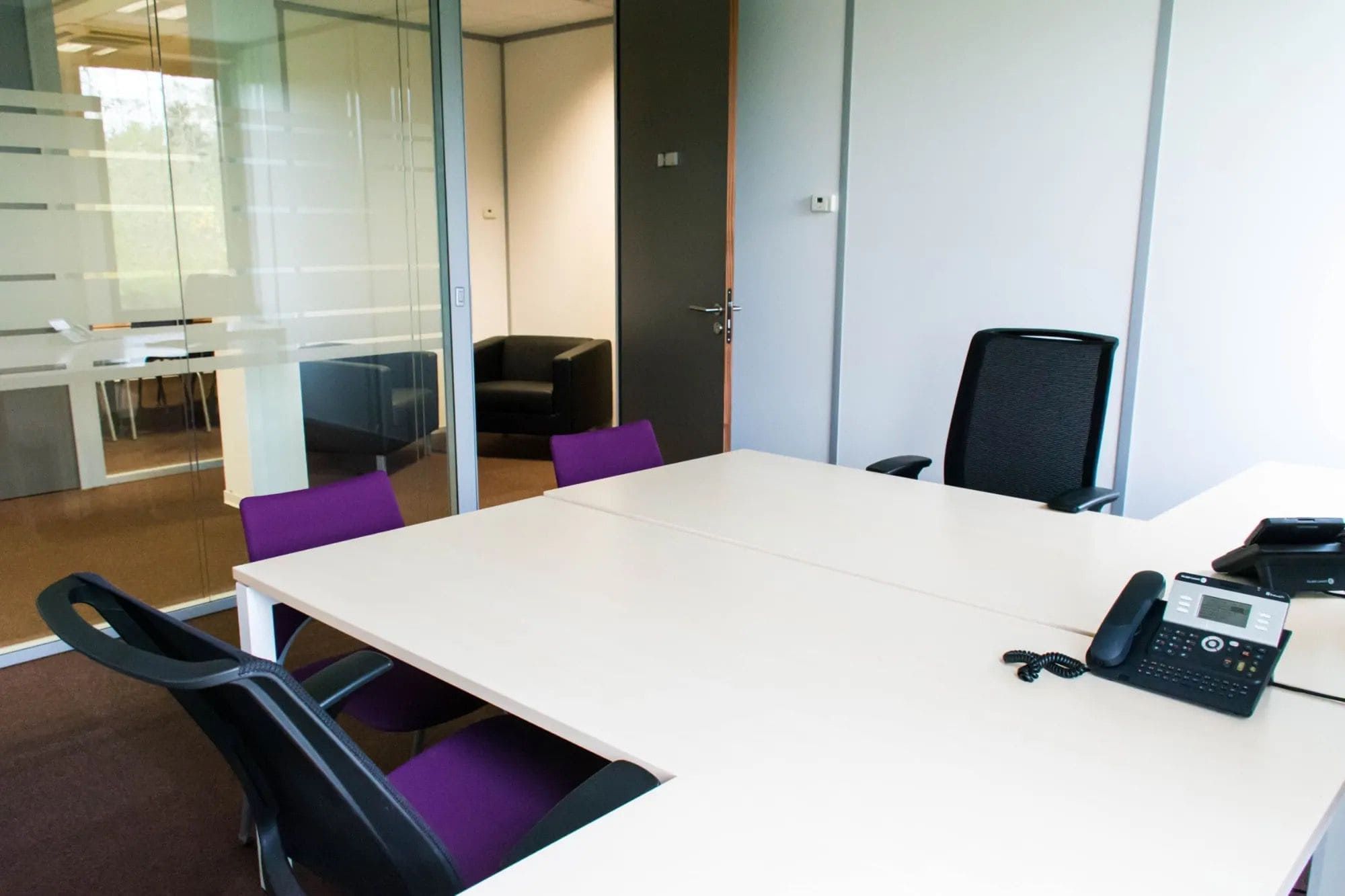 Office Business Center - Photo 2