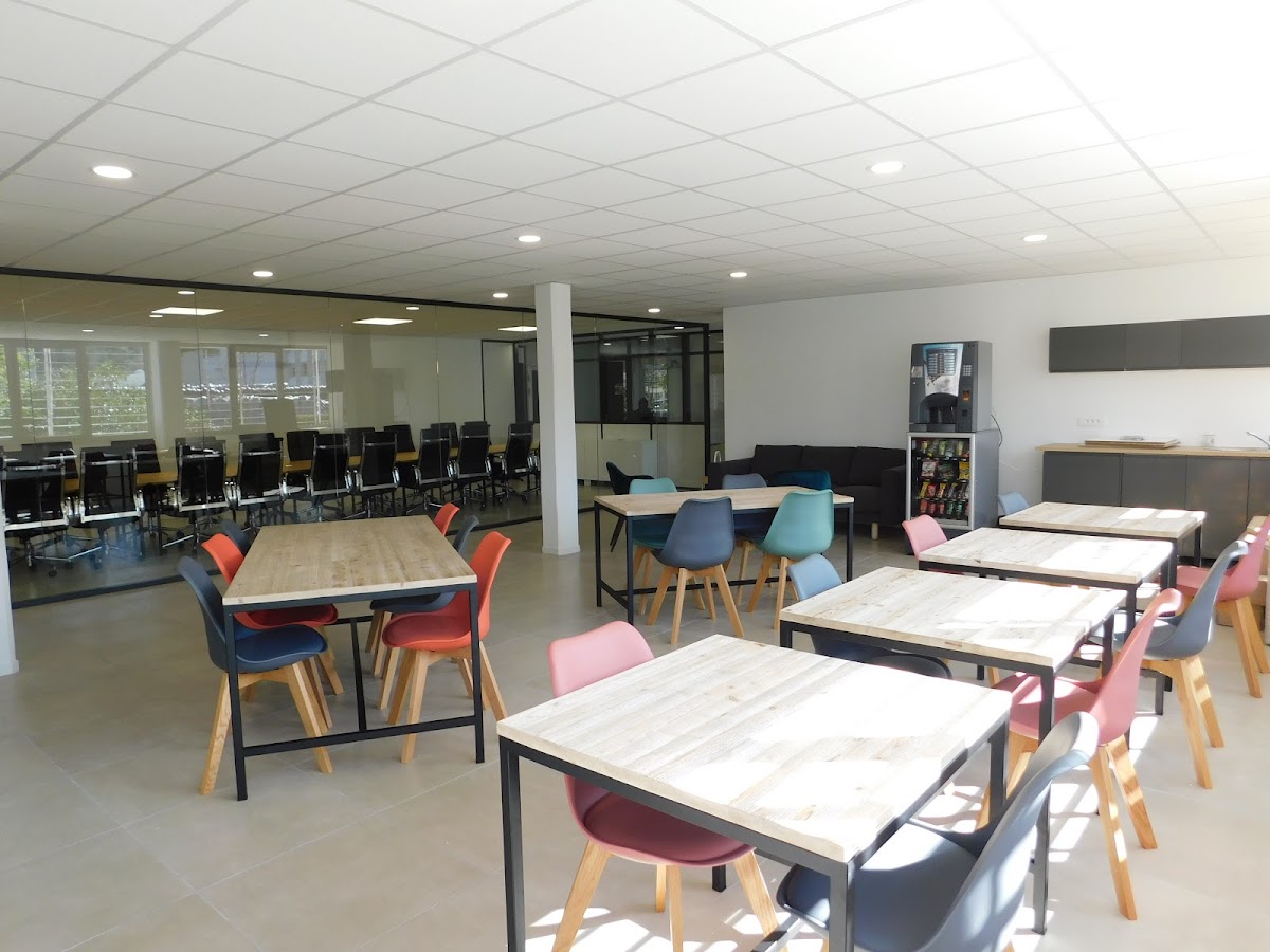 Open Space - Aubagne Avenue du Douard - Photo 3