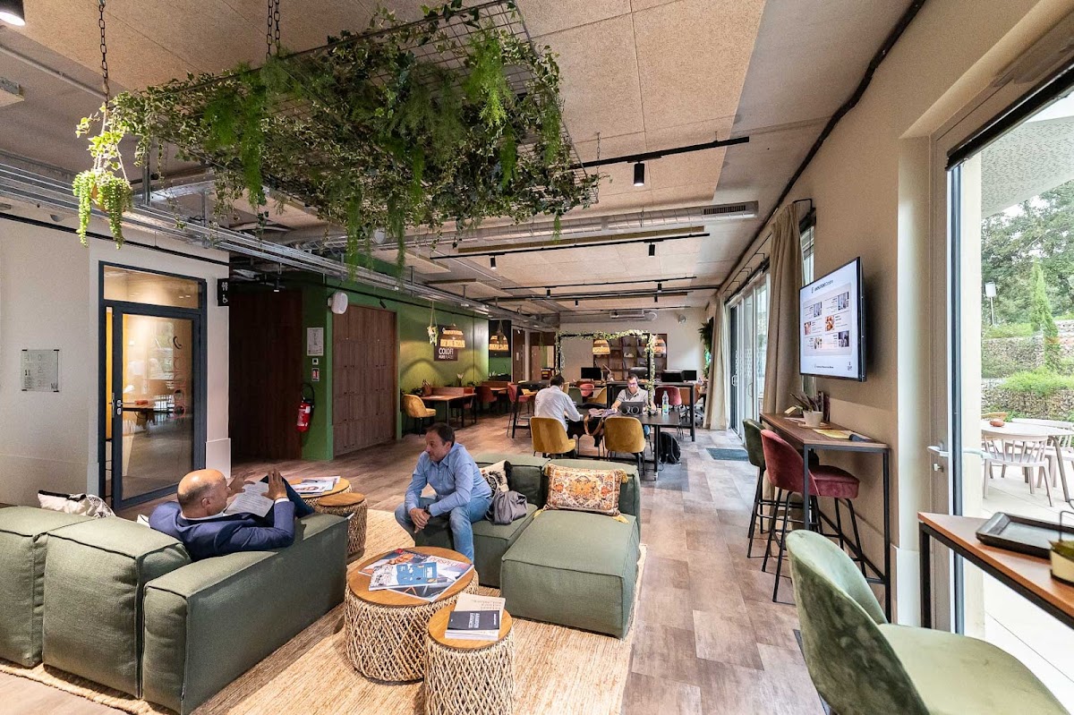 Open Space - Biot Avenue Roumanille - Photo 3