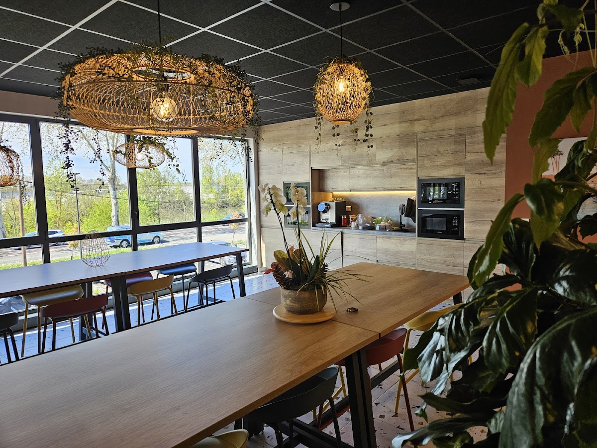 Open Space - Fenouillet Route de Paris - Photo 3