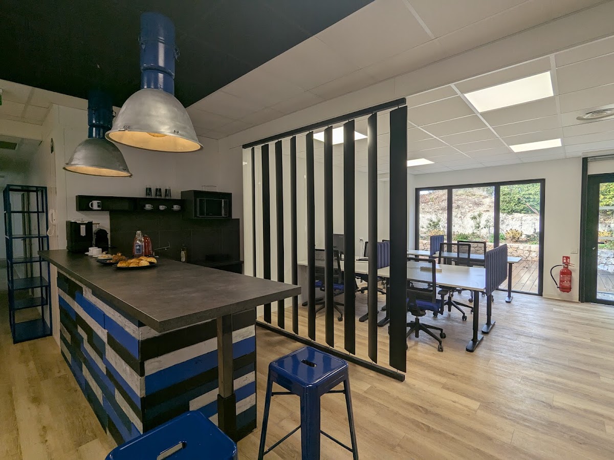 Open Space - Venelles Rue de la Gare - Photo 5