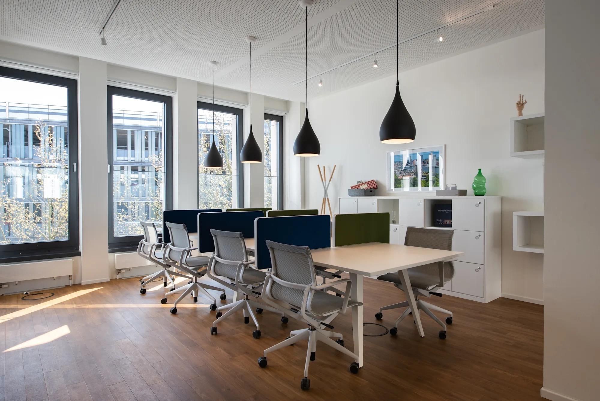 Regus Avenue des Etats-Unis - Photo 2