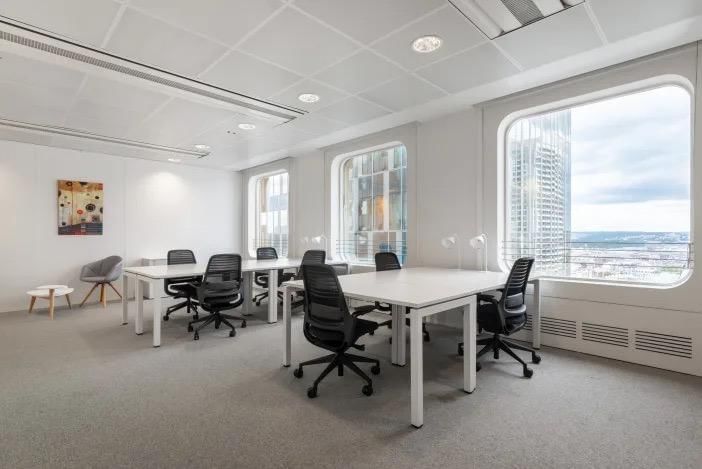 Regus Tour Ariane - Photo 2