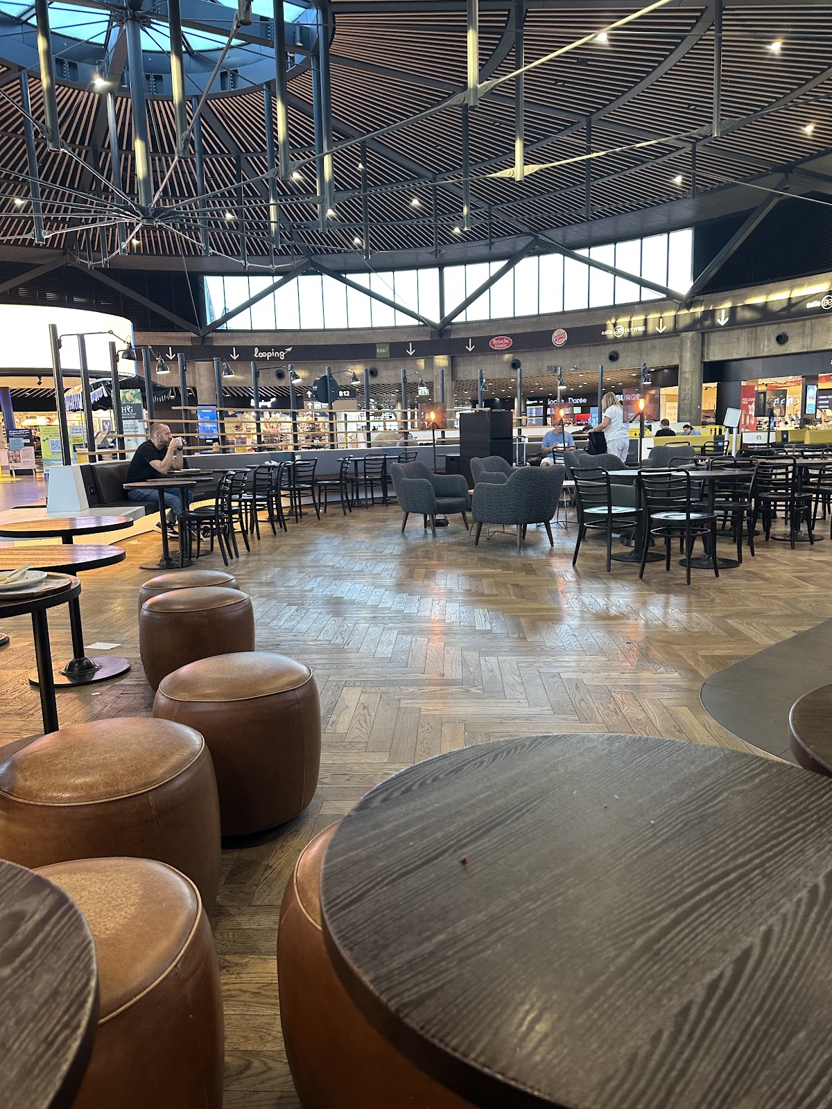 Starbucks Aéroport Lyon-Saint Exupéry - Photo 3