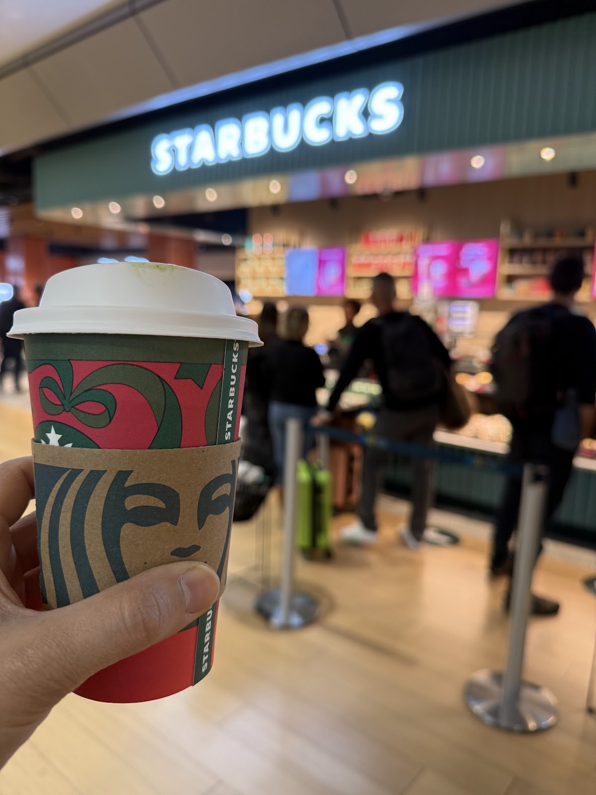 Starbucks Aéroport Marseille Provence - Photo 4