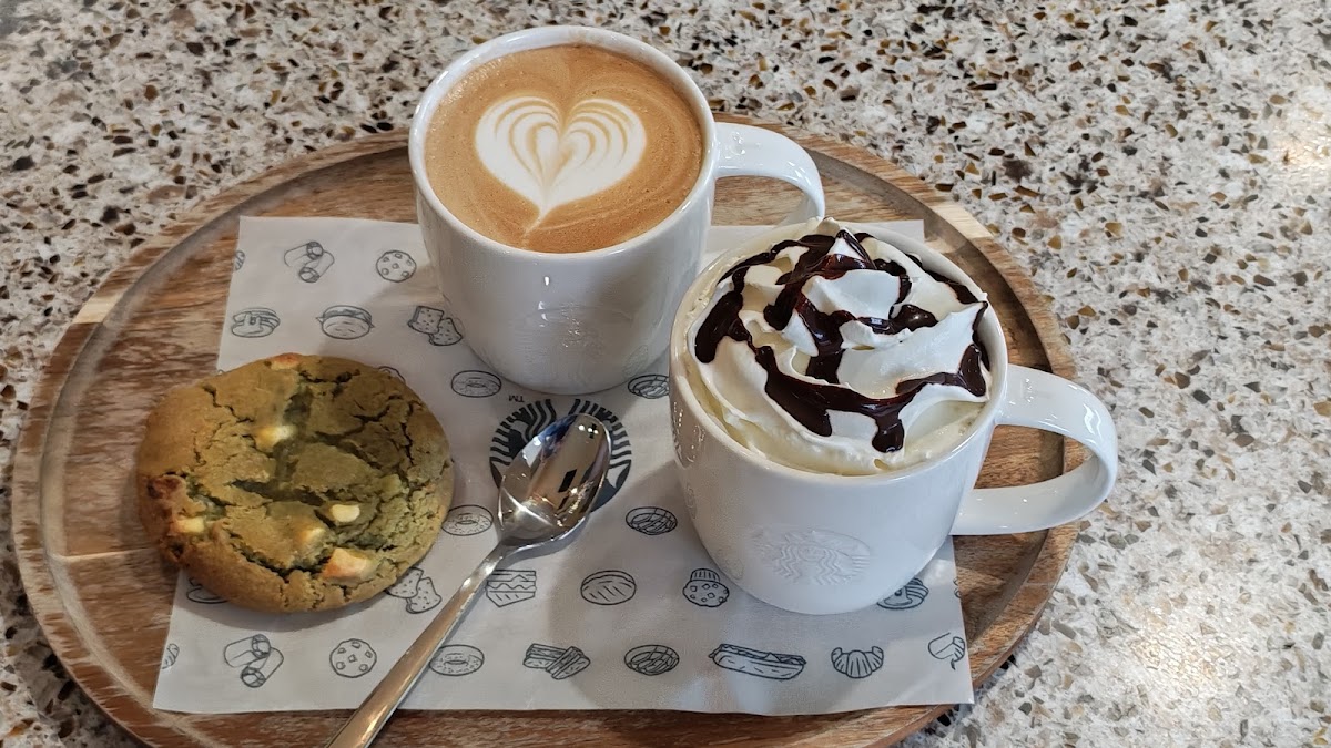 Starbucks Aire de Chartres Gasville - Photo 4