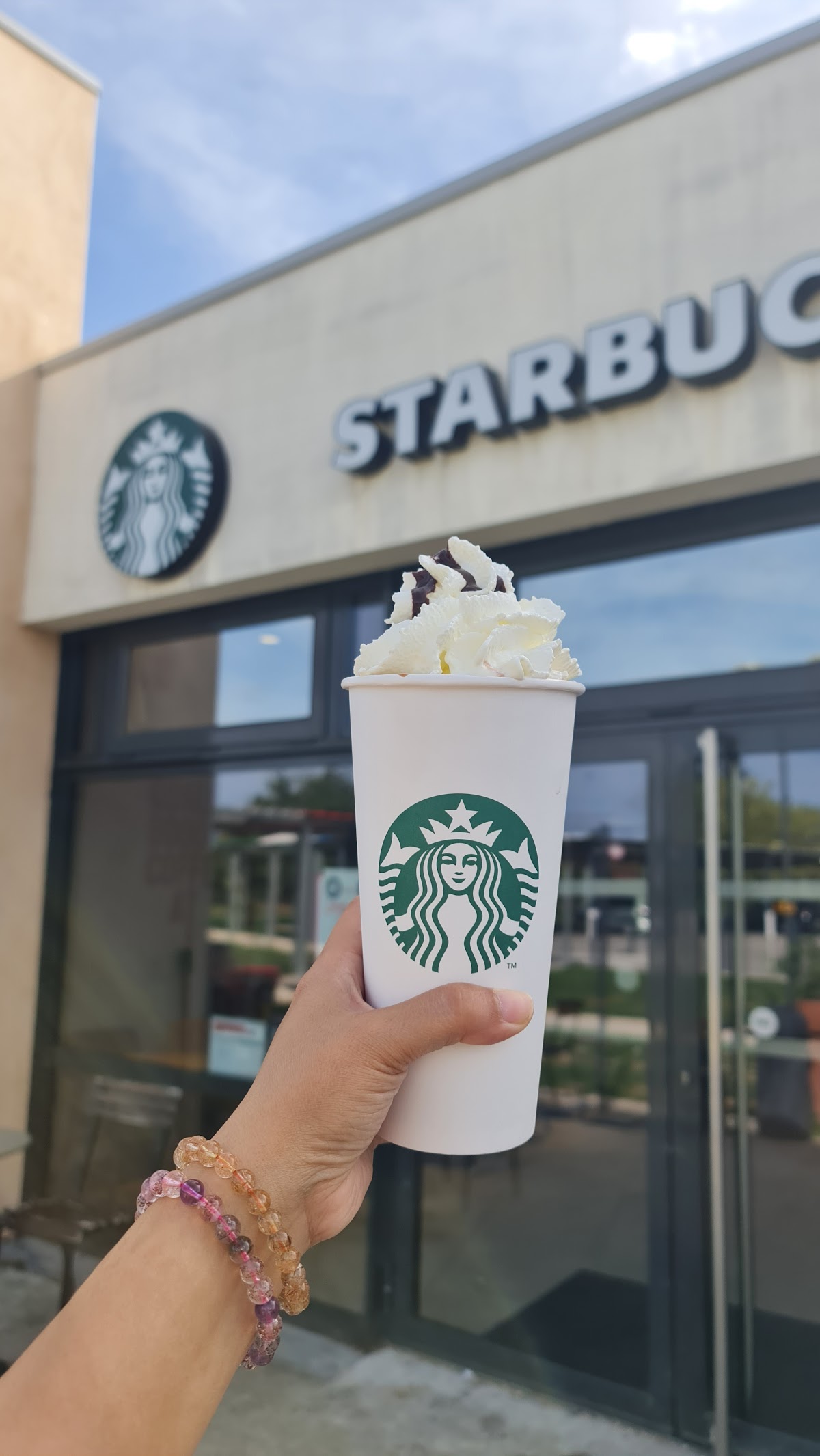 Starbucks Aire Porte de la Drôme A49 - Photo 4