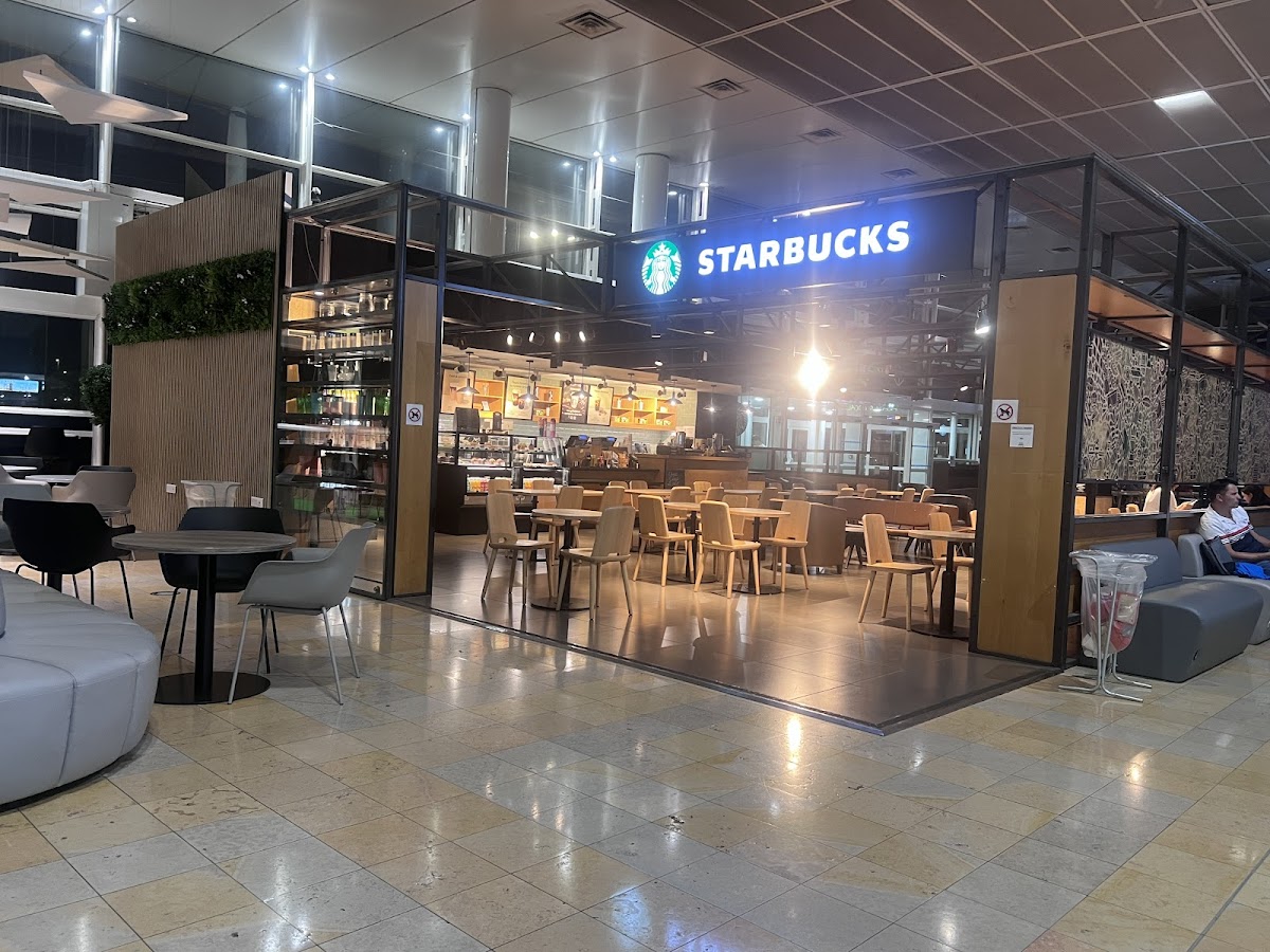 Starbucks Calais Eurotunnel - Photo 3