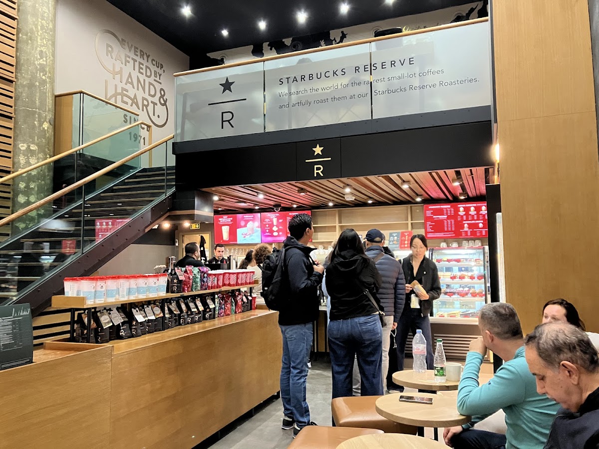 Starbucks Carrousel du Louvre