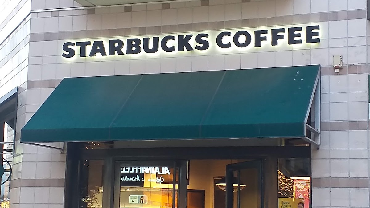 Starbucks Centre Commercial Saint-Quentin