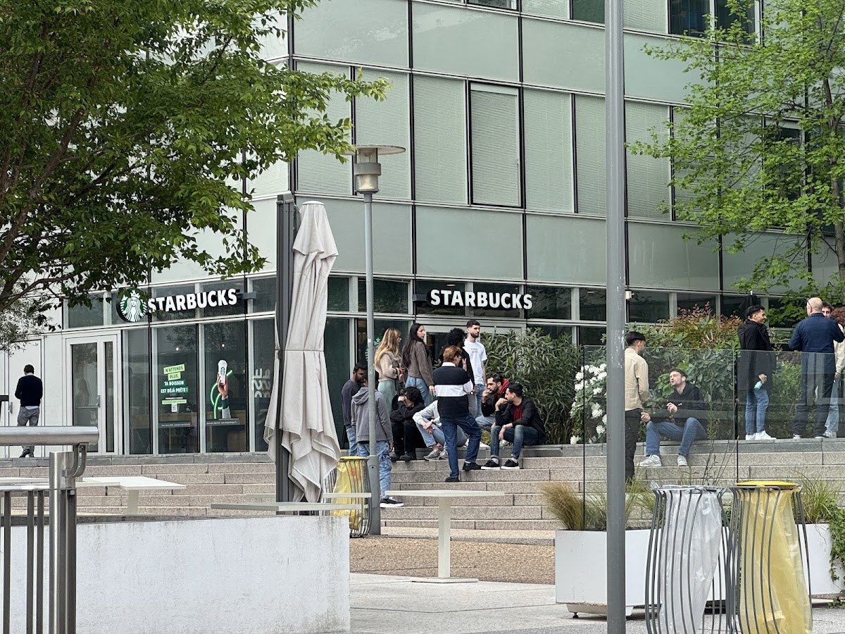 Starbucks Esplanade Courbevoie