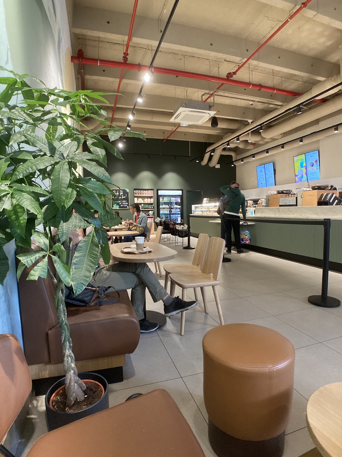 Starbucks Esplanade Courbevoie - Photo 4