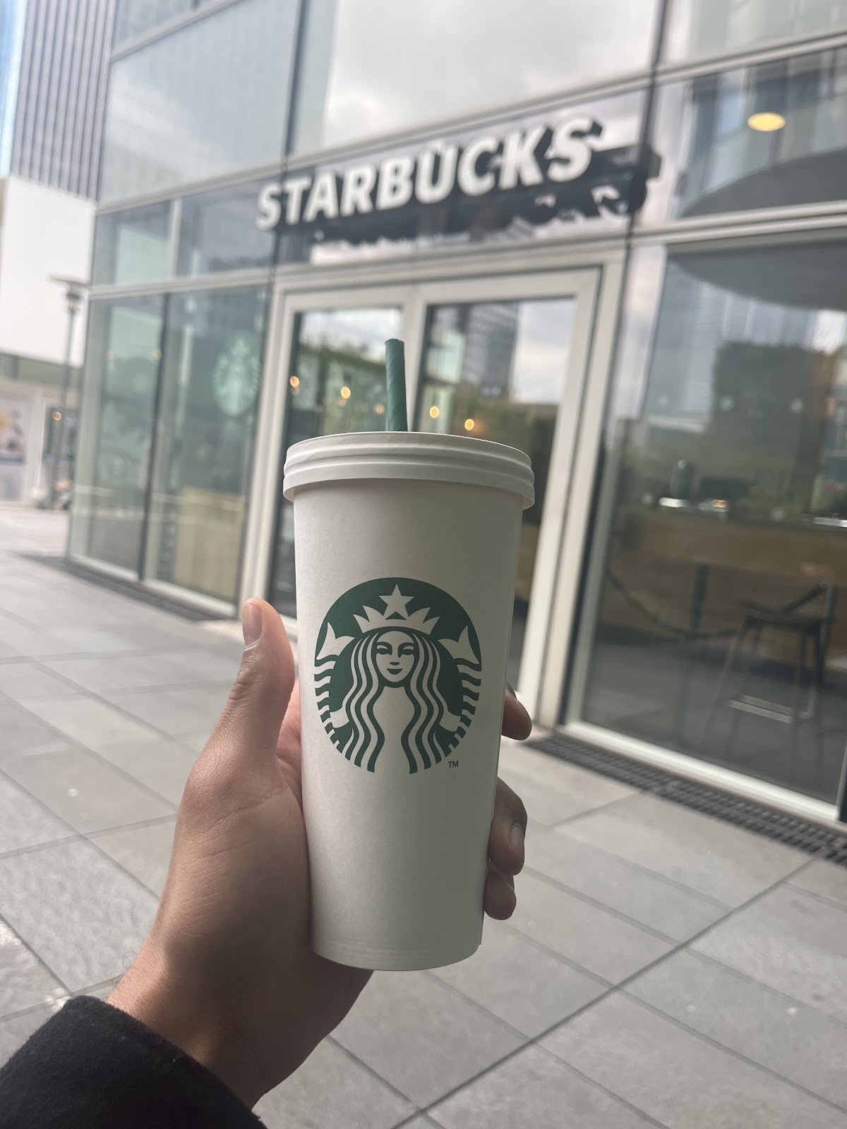 Starbucks Esplanade Courbevoie - Photo 3