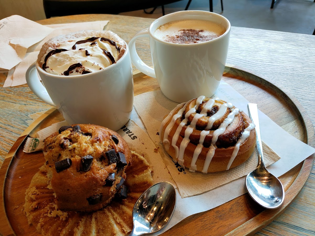 Starbucks Lyon Confluence - Photo 2