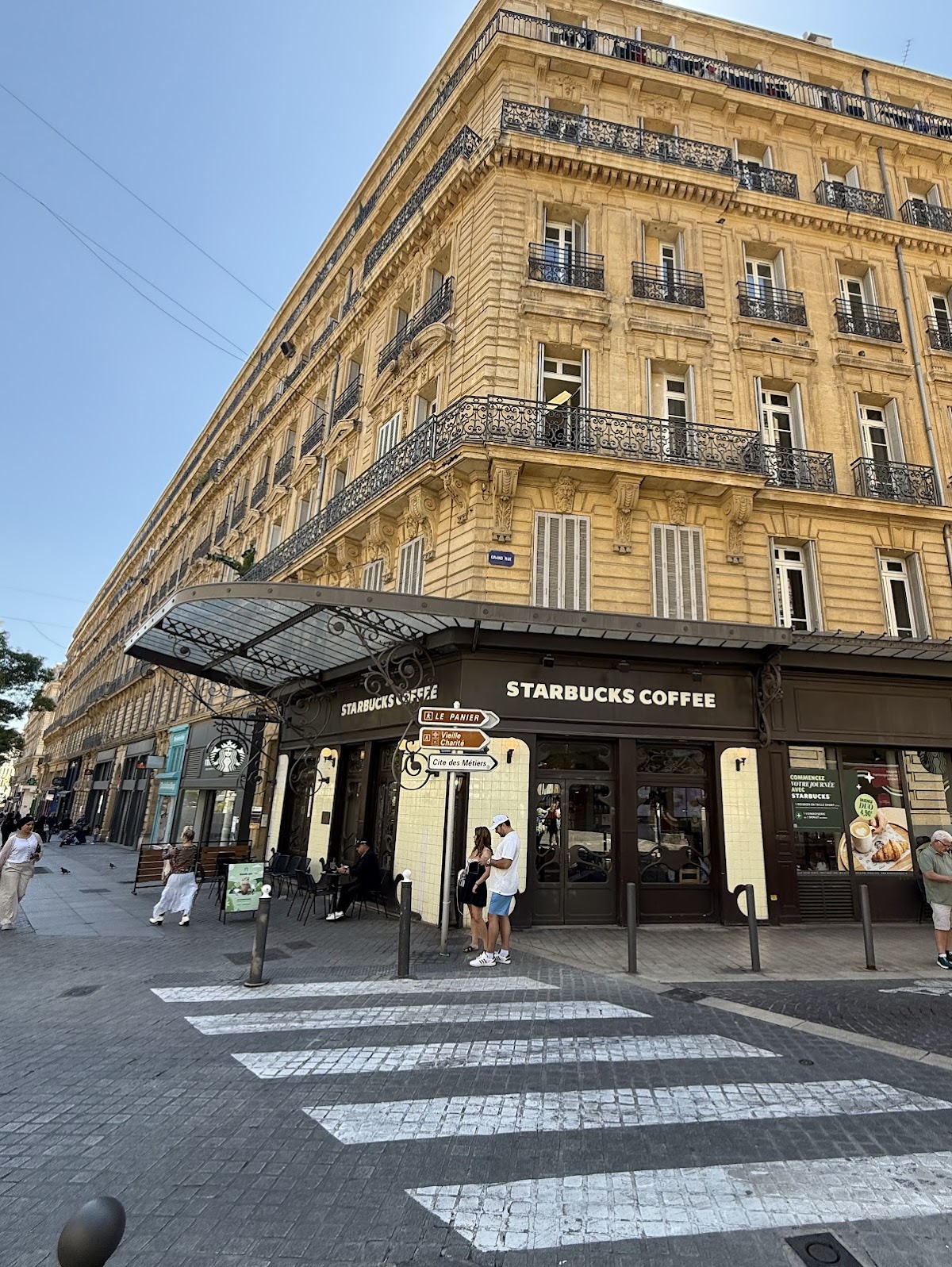 Starbucks Marseille République - Photo 4