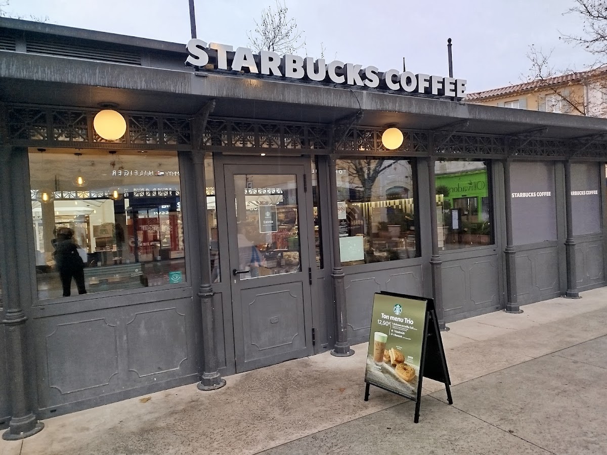 Starbucks Miramas Village des Marques - Photo 5