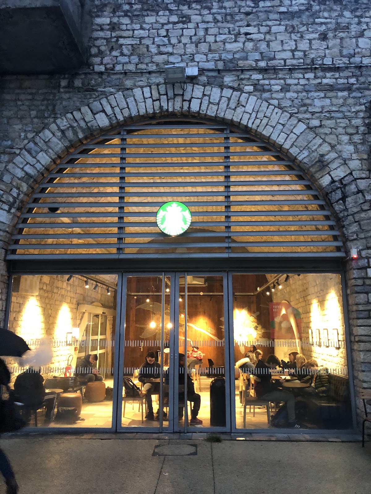 Starbucks Nîmes Gare
