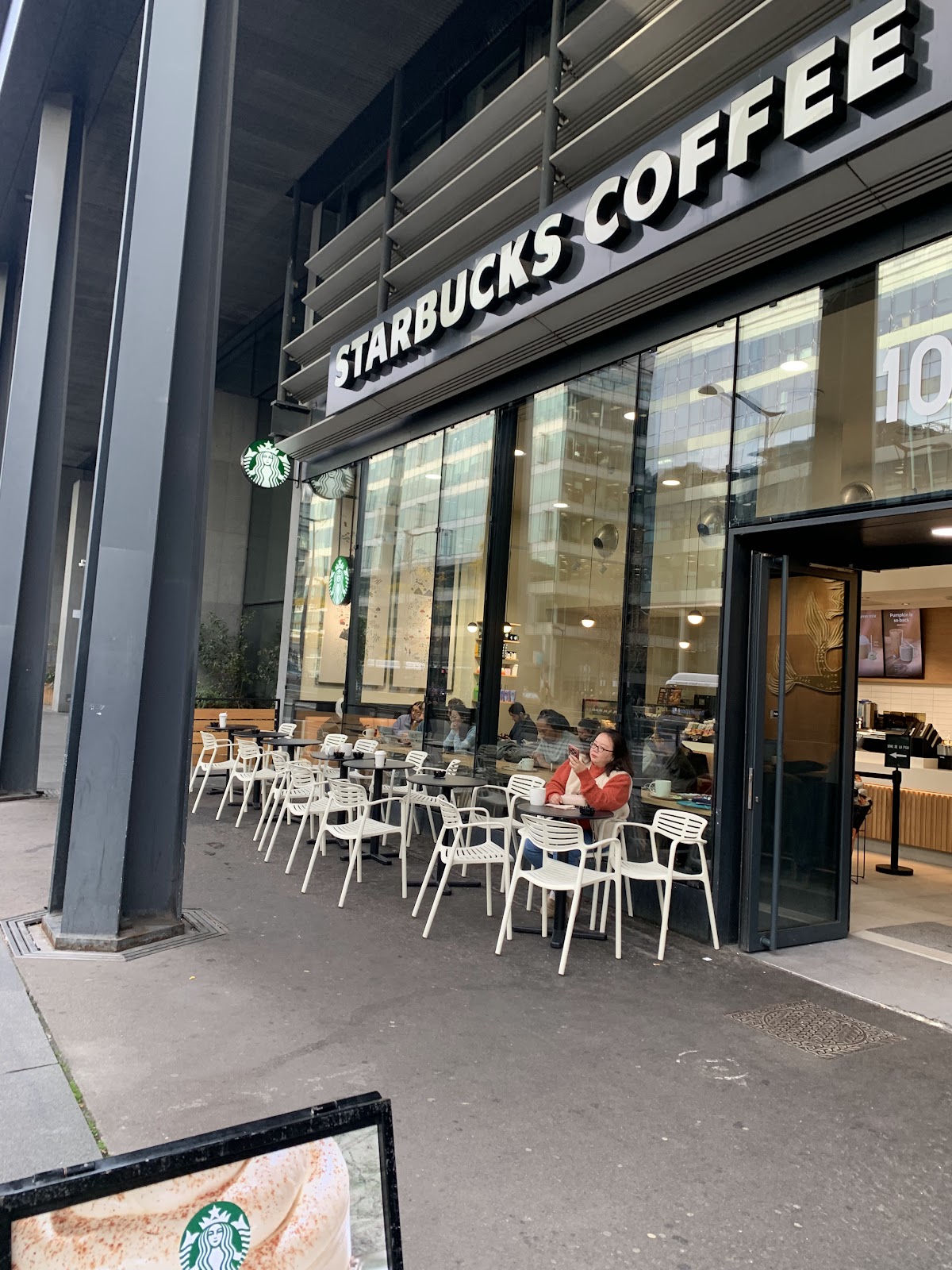 Starbucks Paris Avenue de France - Photo 3
