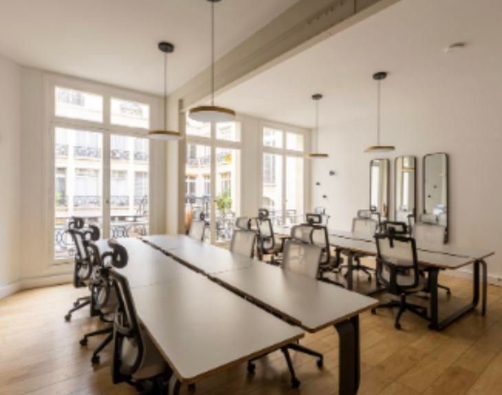 Starbucks Paris - Champs Élysées Arcades