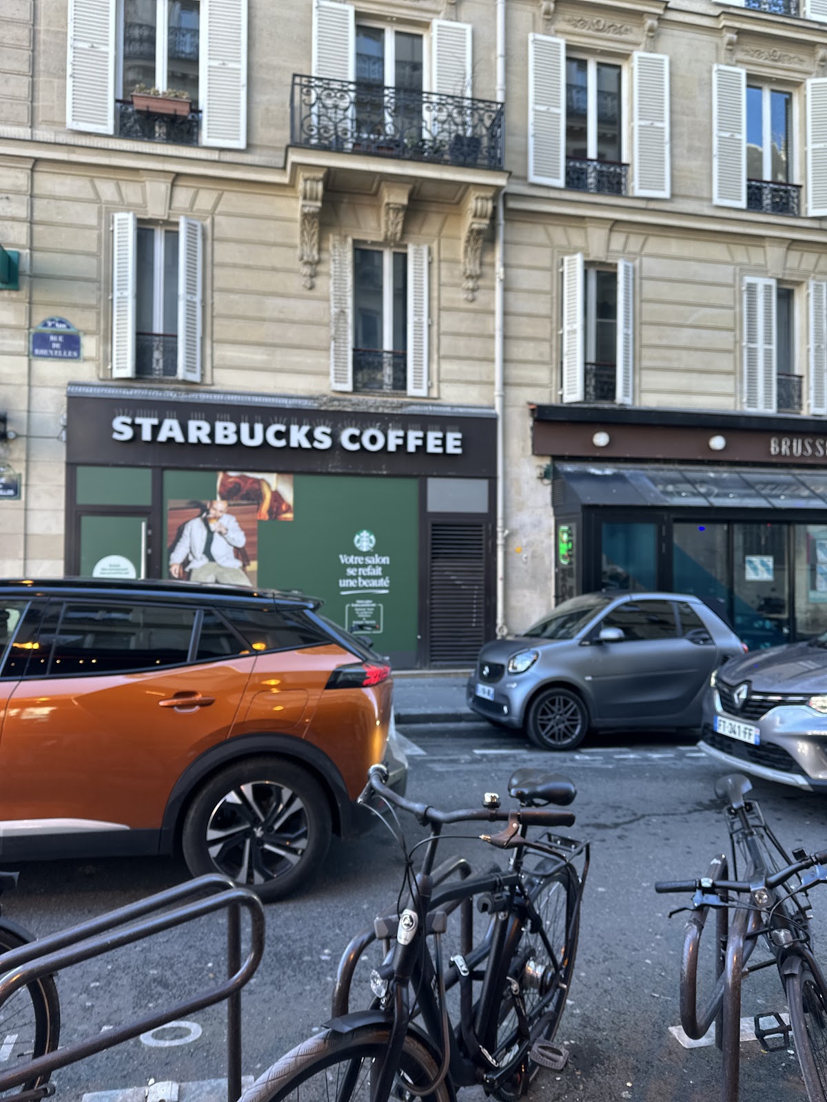 Starbucks Place Blanche - Photo 5