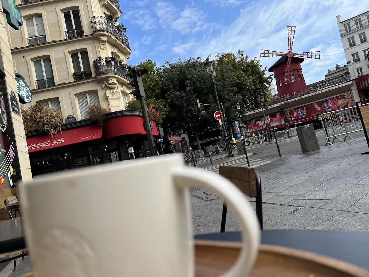 Starbucks Place Blanche - Photo 4