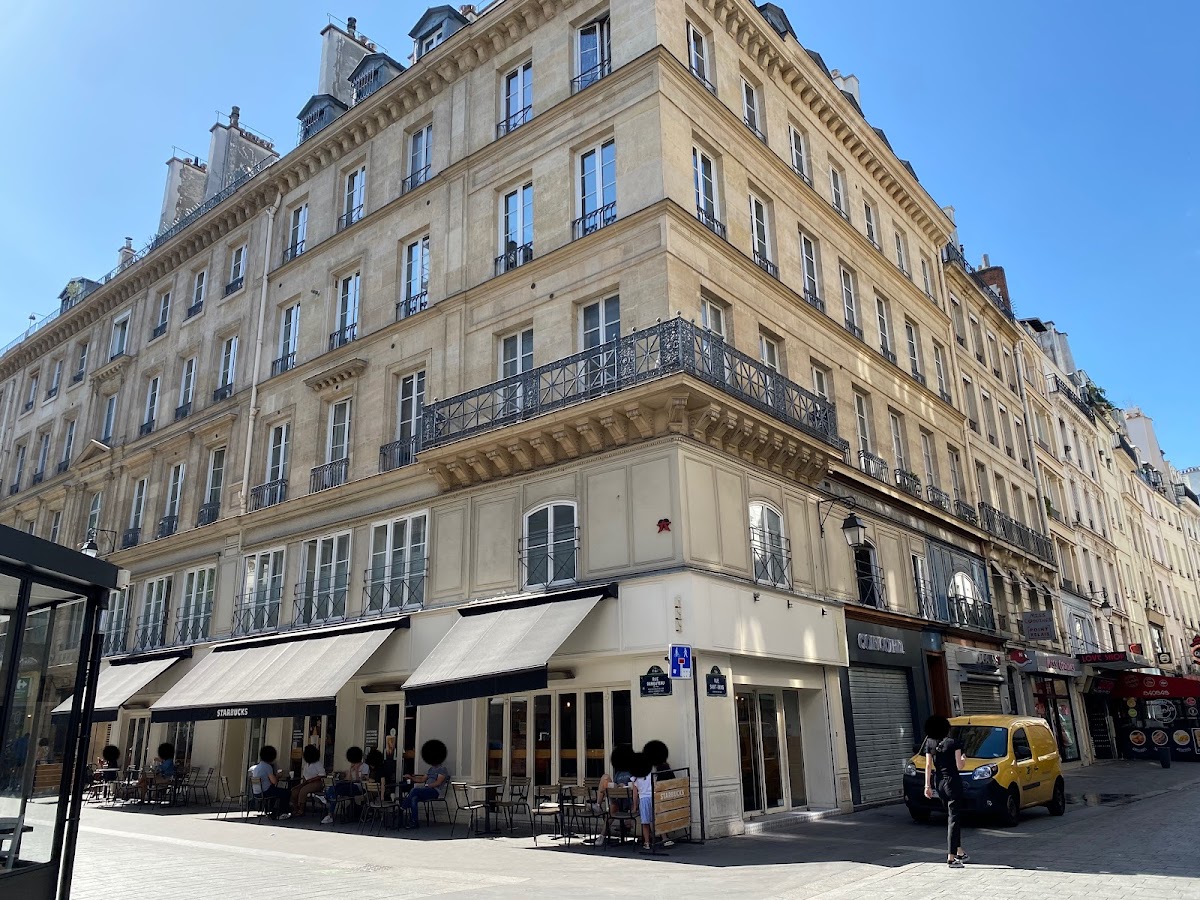 Starbucks Rambuteau - Photo 3