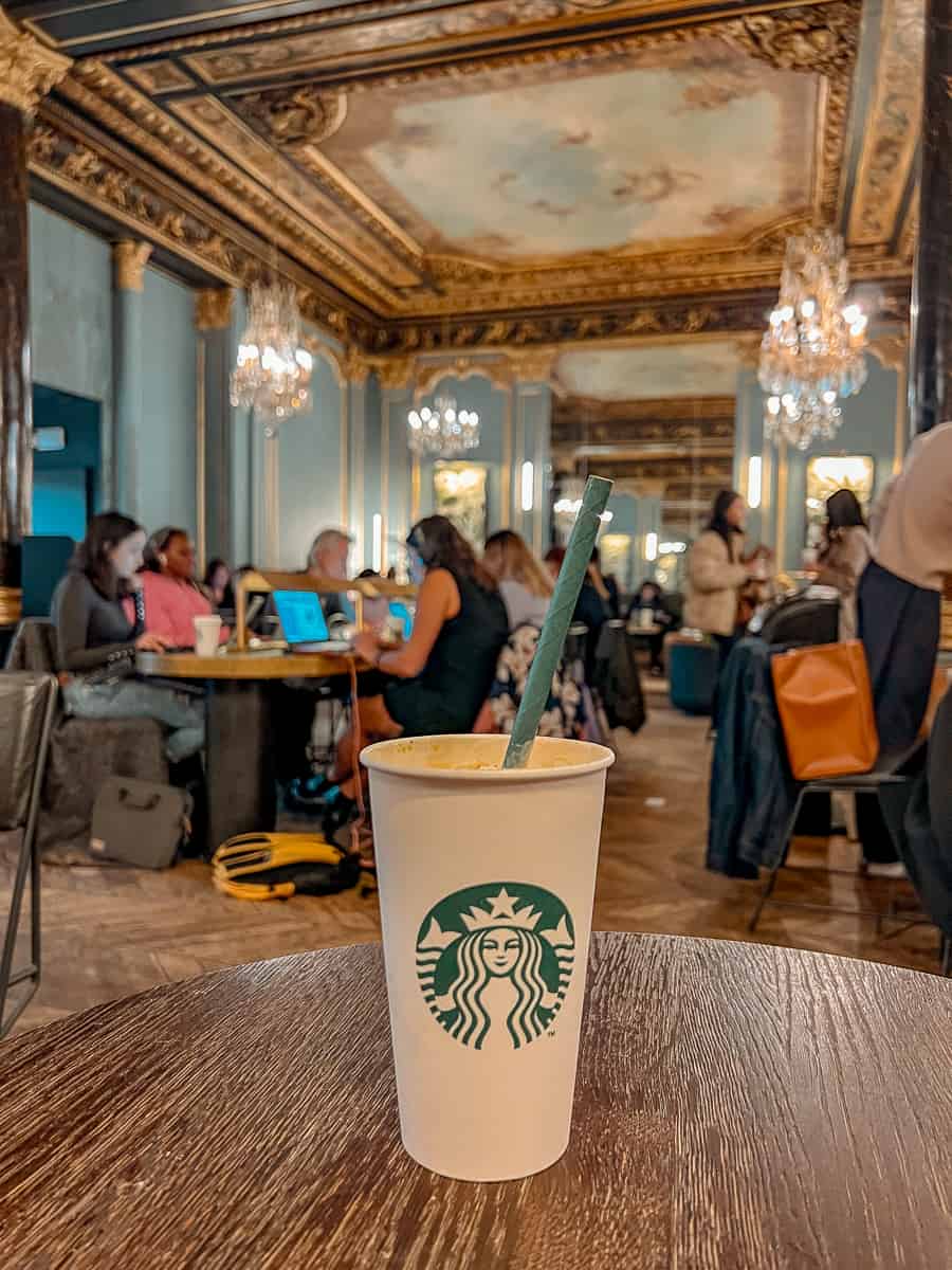 Starbucks Rue Saint-Dominique - Photo 5
