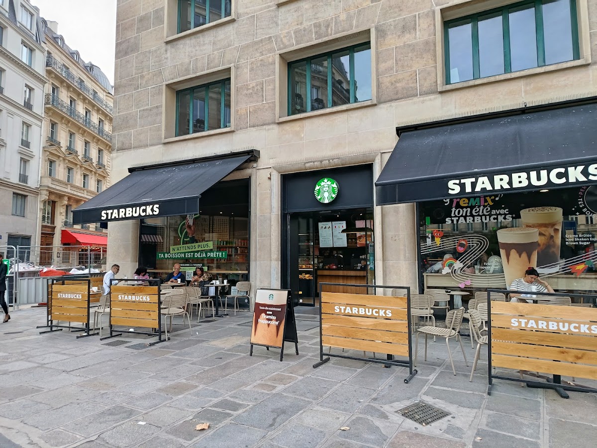 Starbucks Saint Philippe du Roule - Photo 3